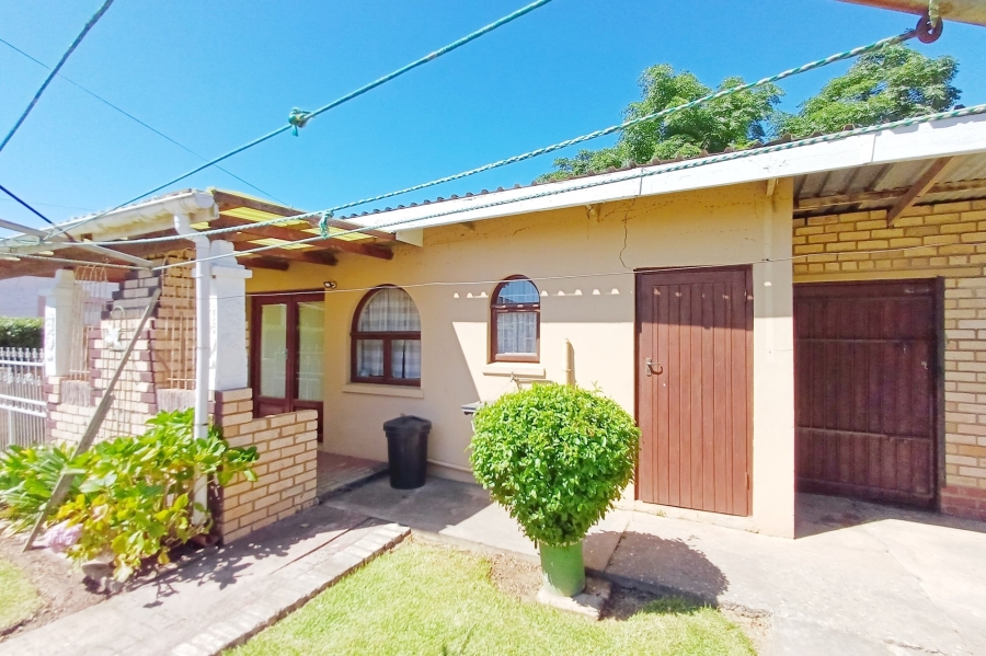 4 Bedroom Property for Sale in Delvillepark Western Cape